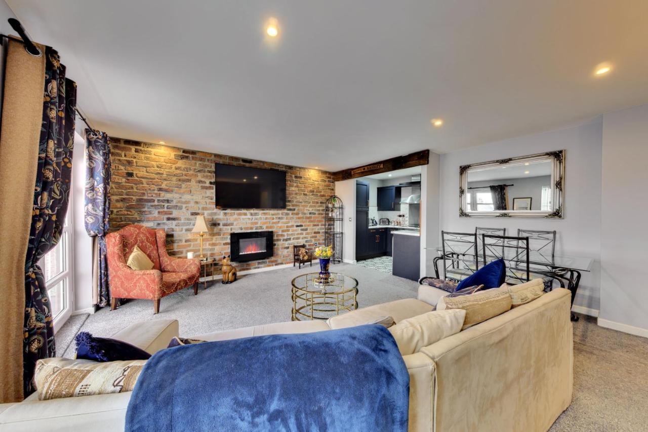 Stylish York flat with private parking, York, Yorkshire