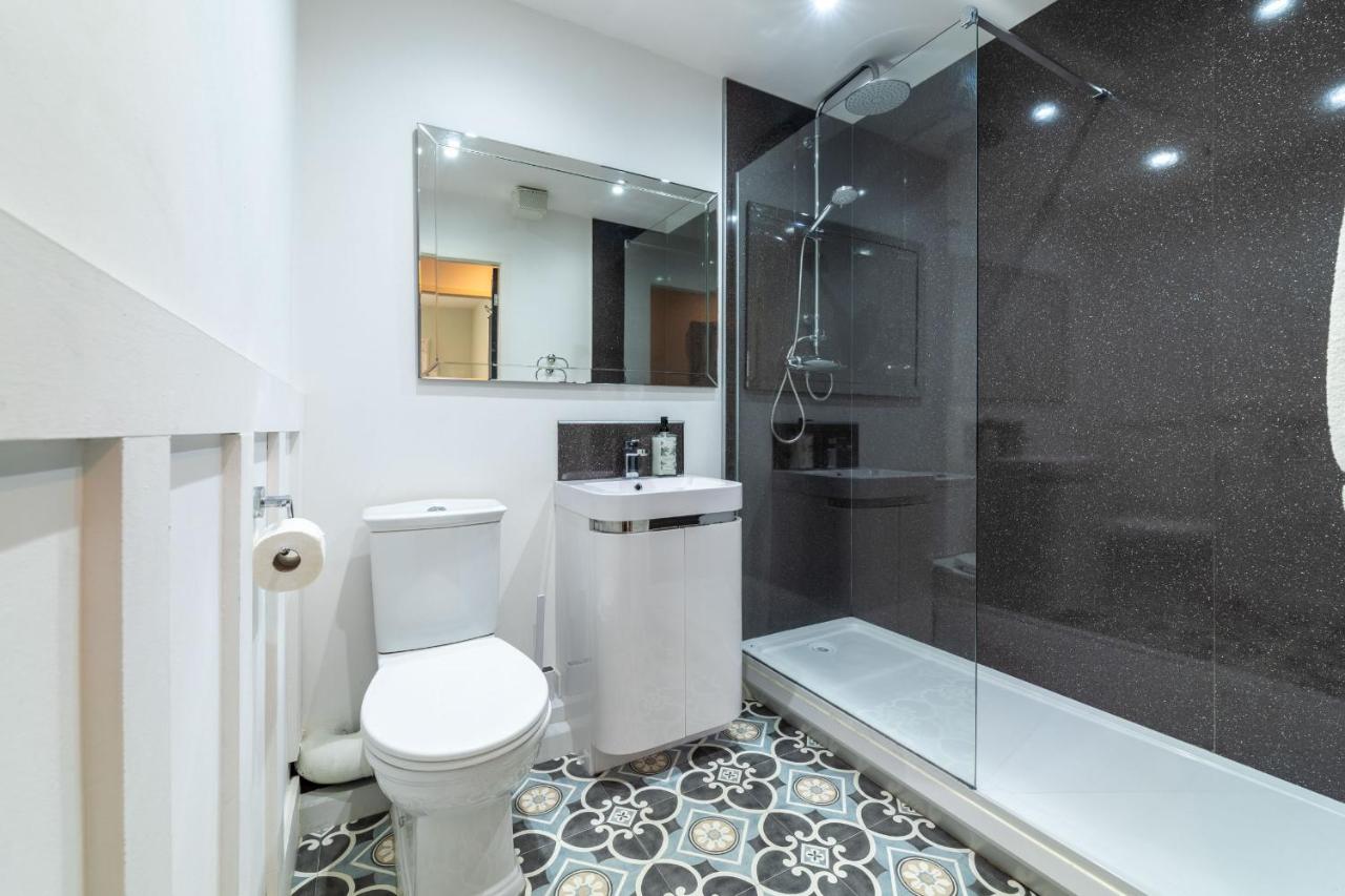 Stylish York flat with private parking — photo 4