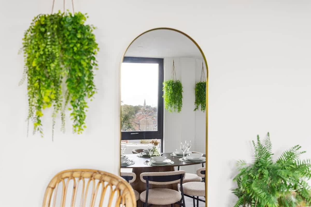 Stylish York Penthouse, 5-Min walk to Citywall, Parking & Gym — photo 3