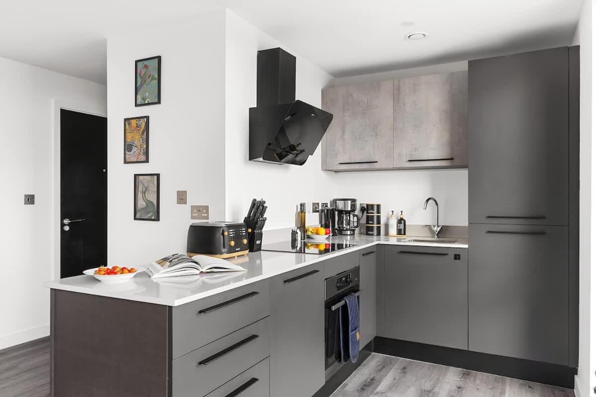 Stylish York Penthouse, 5-Min walk to Citywall, Parking & Gym — photo 6