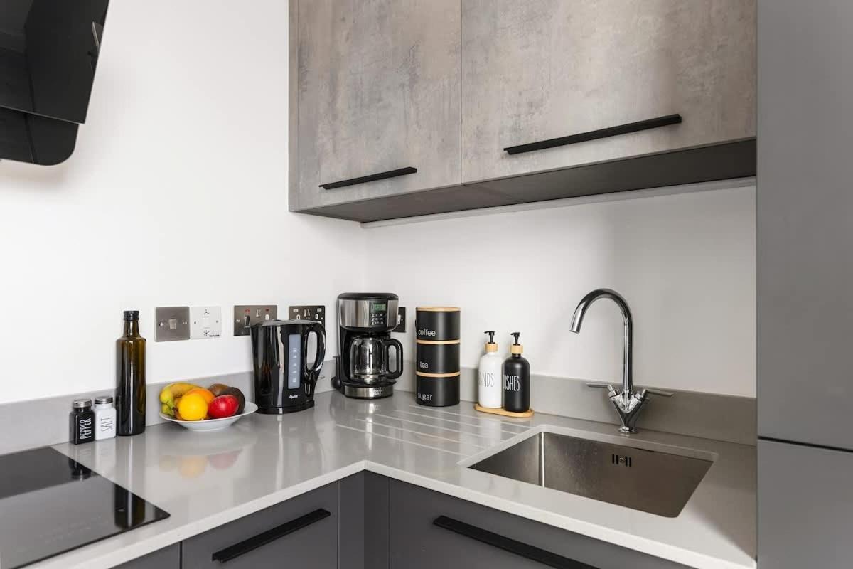 Stylish York Penthouse, 5-Min walk to Citywall, Parking & Gym — photo 7