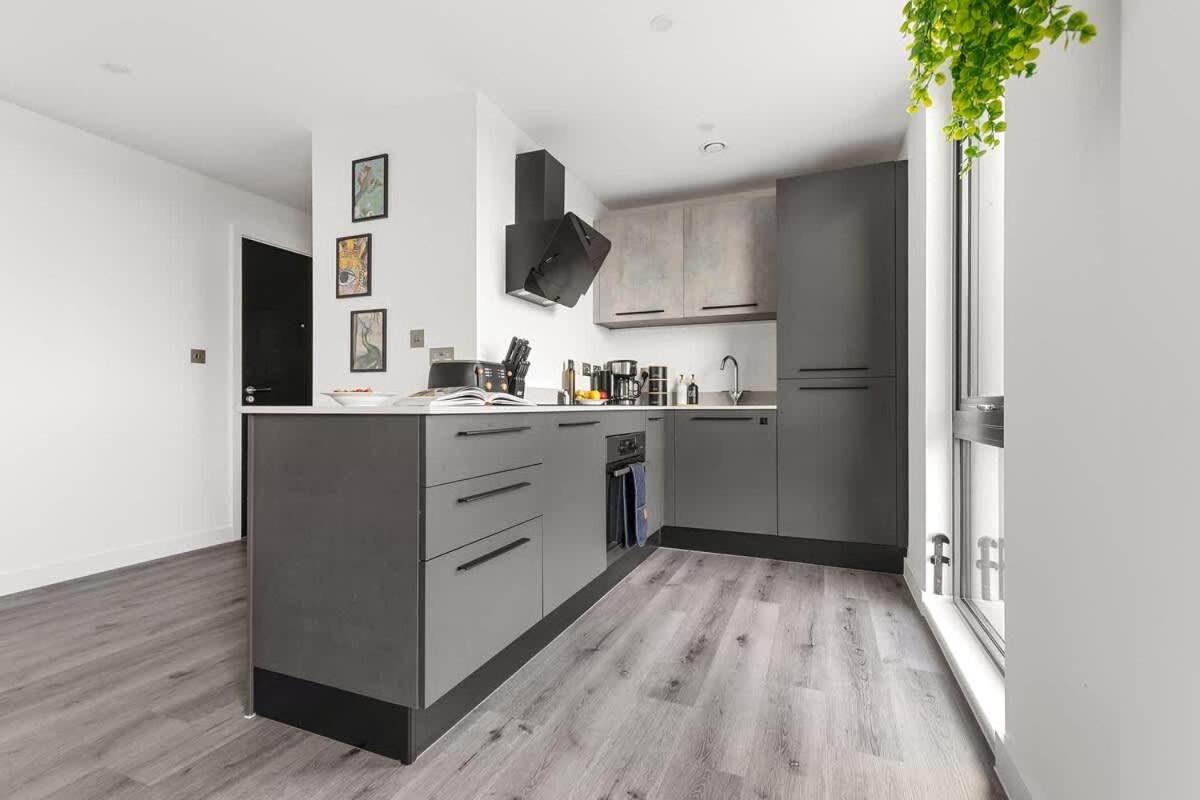 Stylish York Penthouse, 5-Min walk to Citywall, Parking & Gym — photo 8