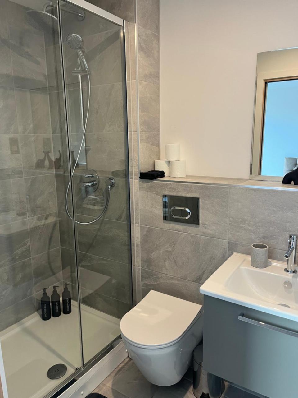 Superb New Build City Centre Flat and Gym — photo 3