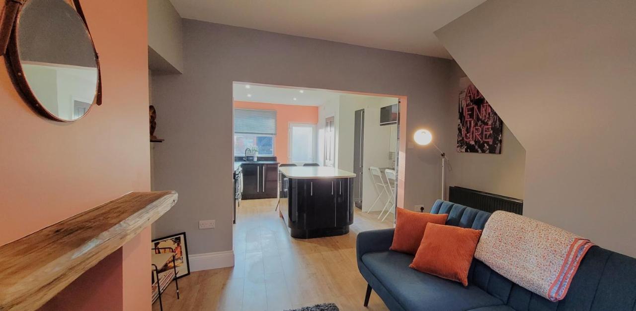Sutherland St - 2 bed home with free Parking — photo 4