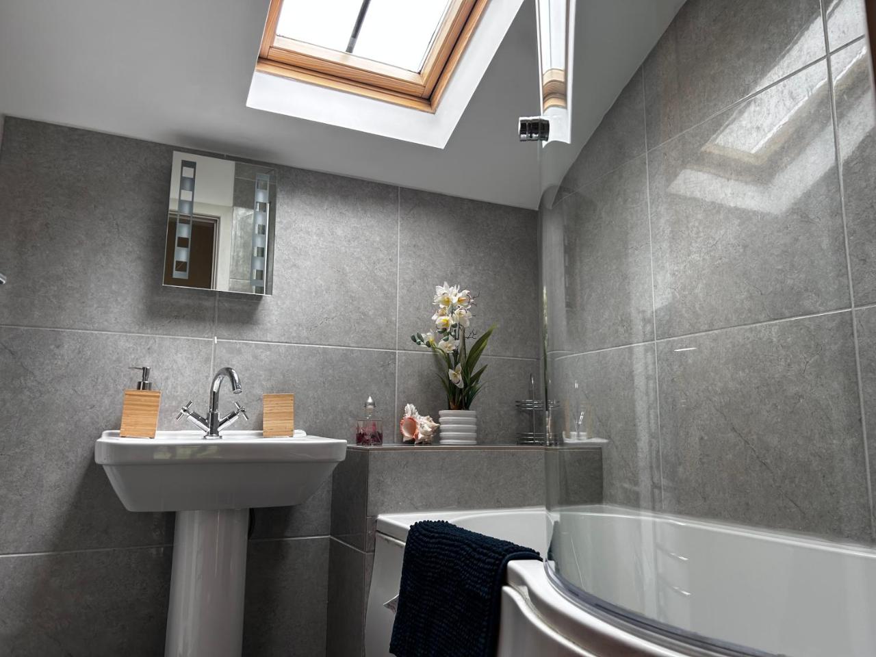Tanyard Cottage - Whixley, York, North Yorkshire — photo 3