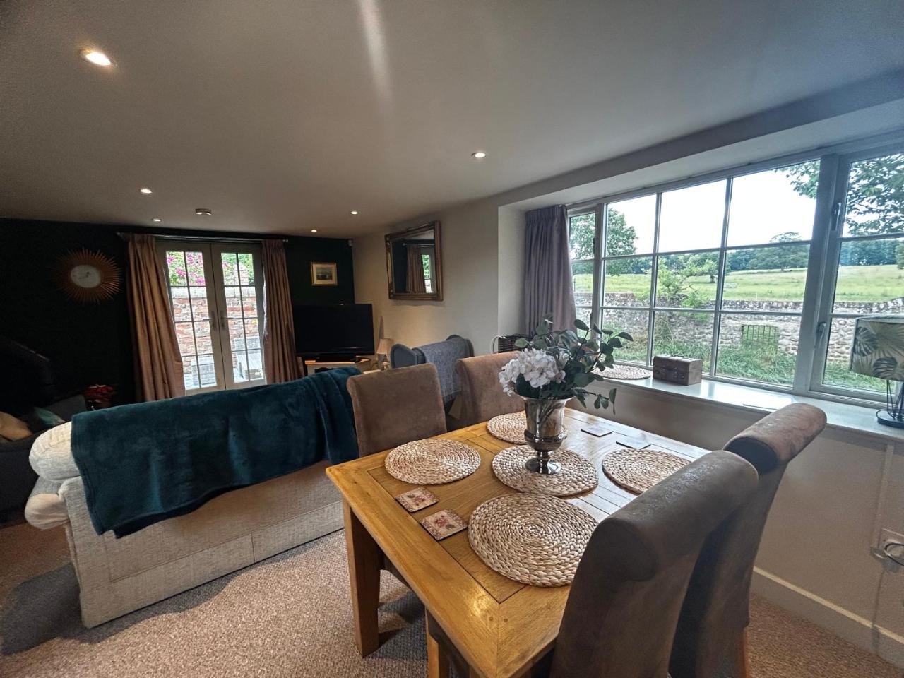 Tanyard Cottage - Whixley, York, North Yorkshire — photo 4