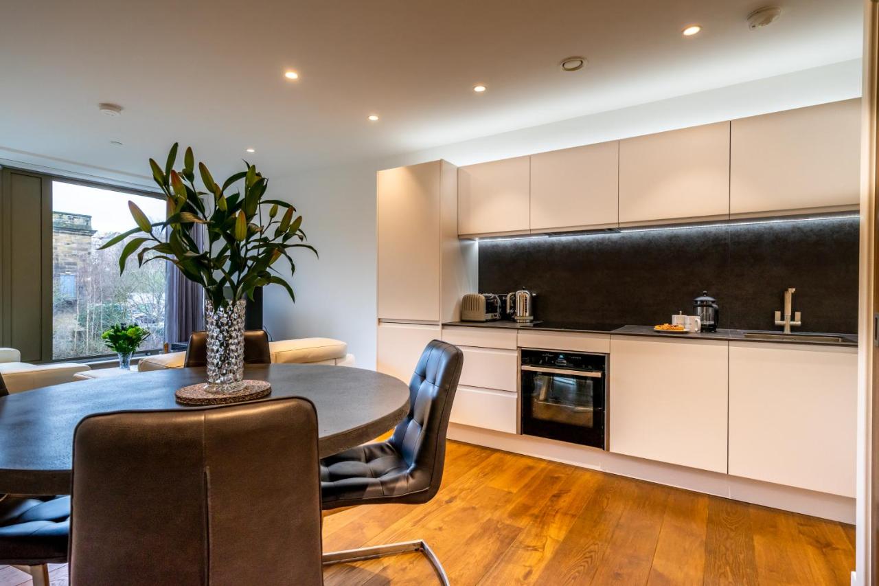 The Ebor Suite @ Ryedale House — photo 4