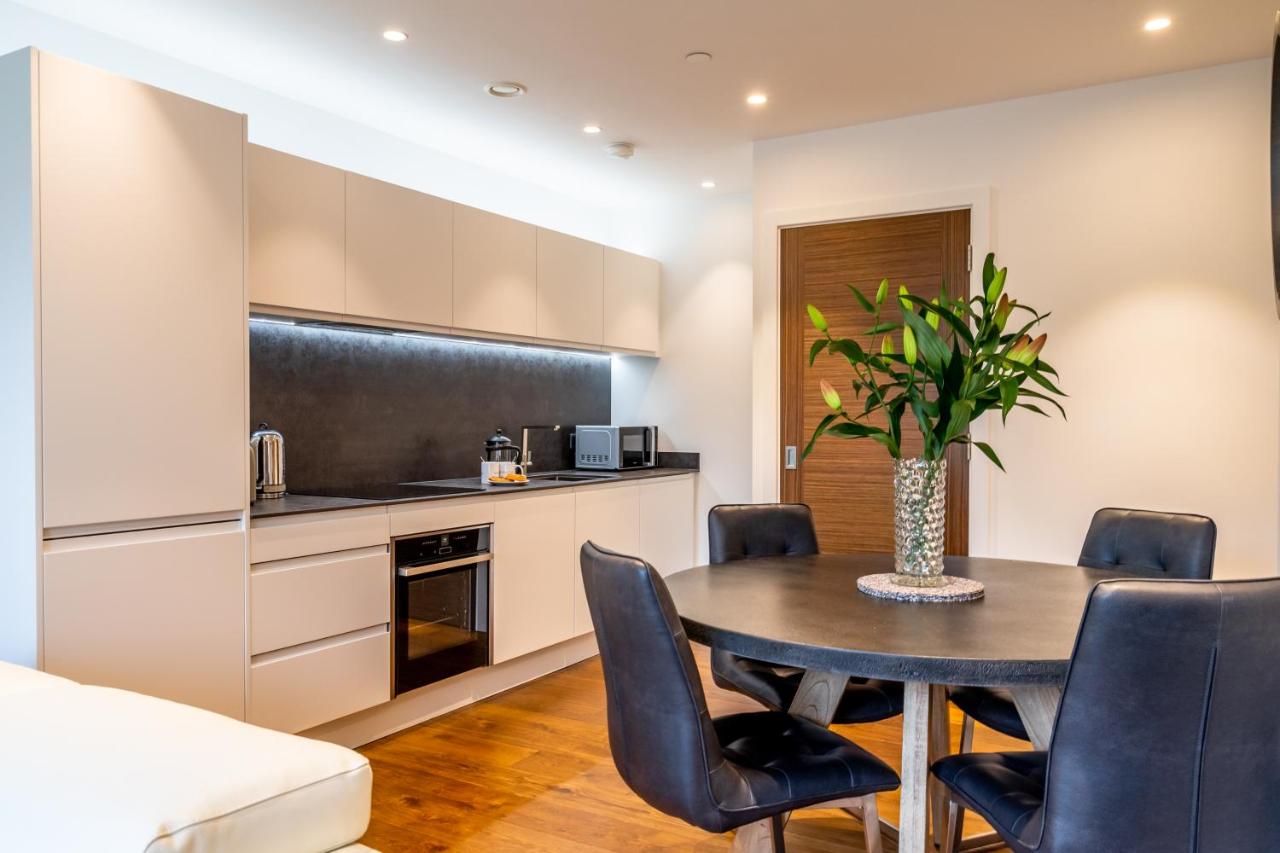 The Ebor Suite @ Ryedale House — photo 8