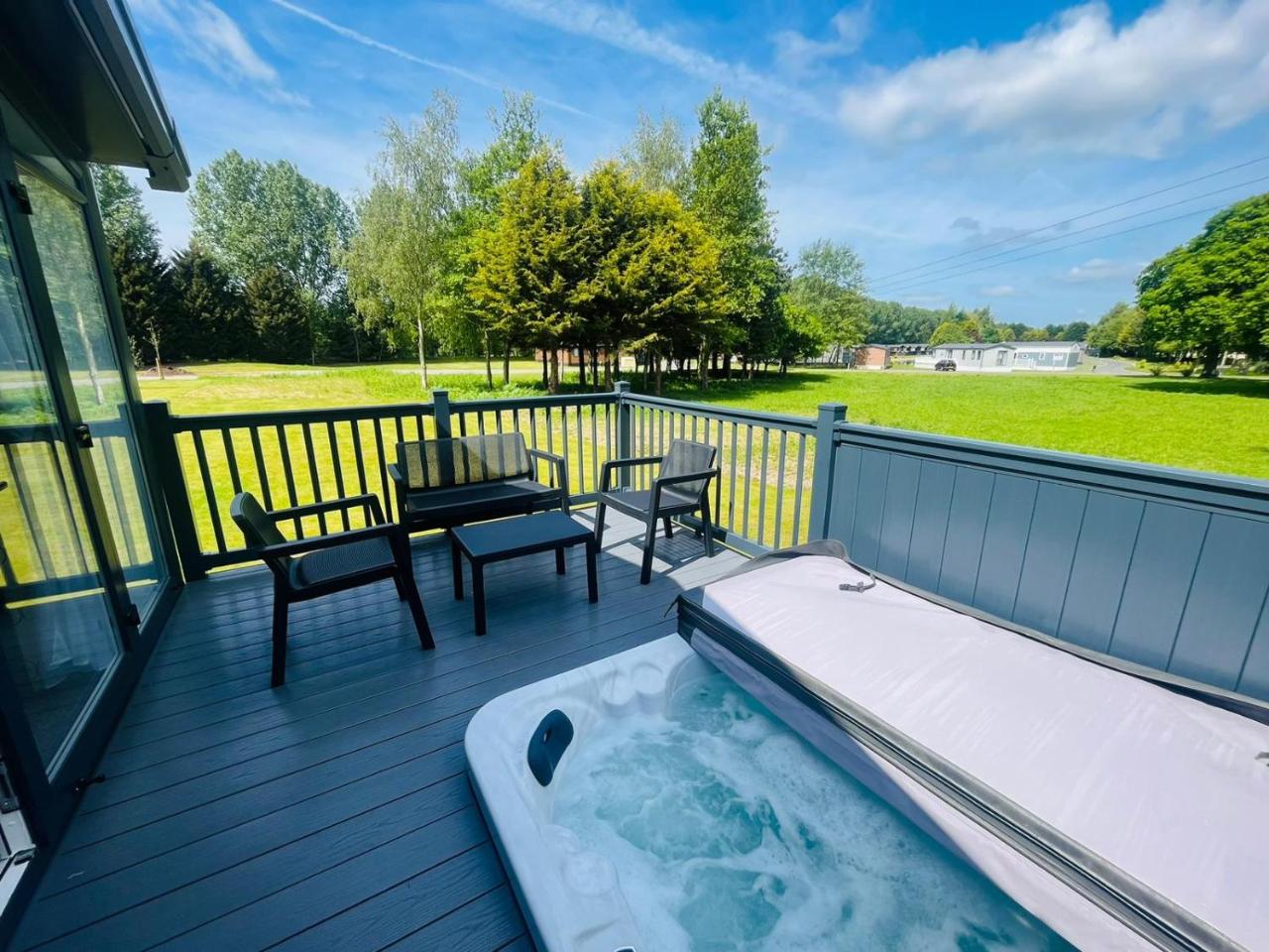 The Kestrel Lodge with Hot tub — photo 6