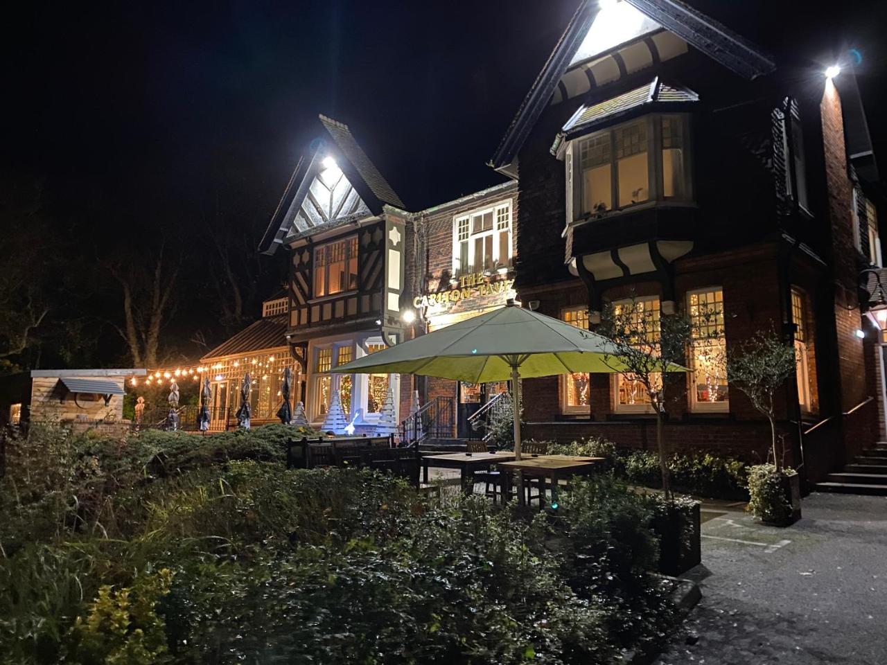 The lodge at Carlton tavern free parking — photo 5