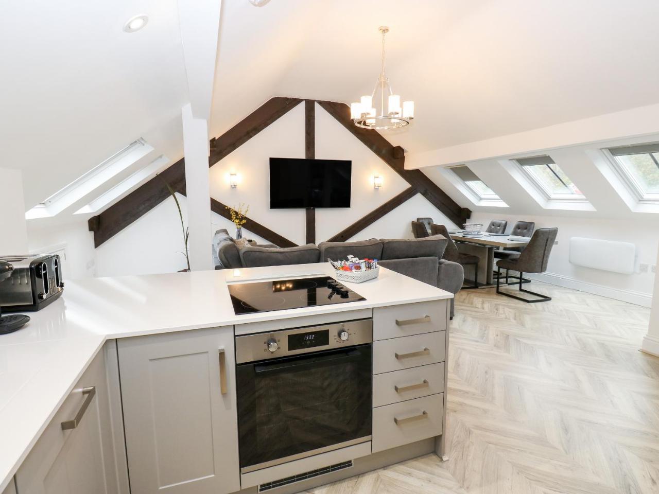 The Penthouse — photo 4