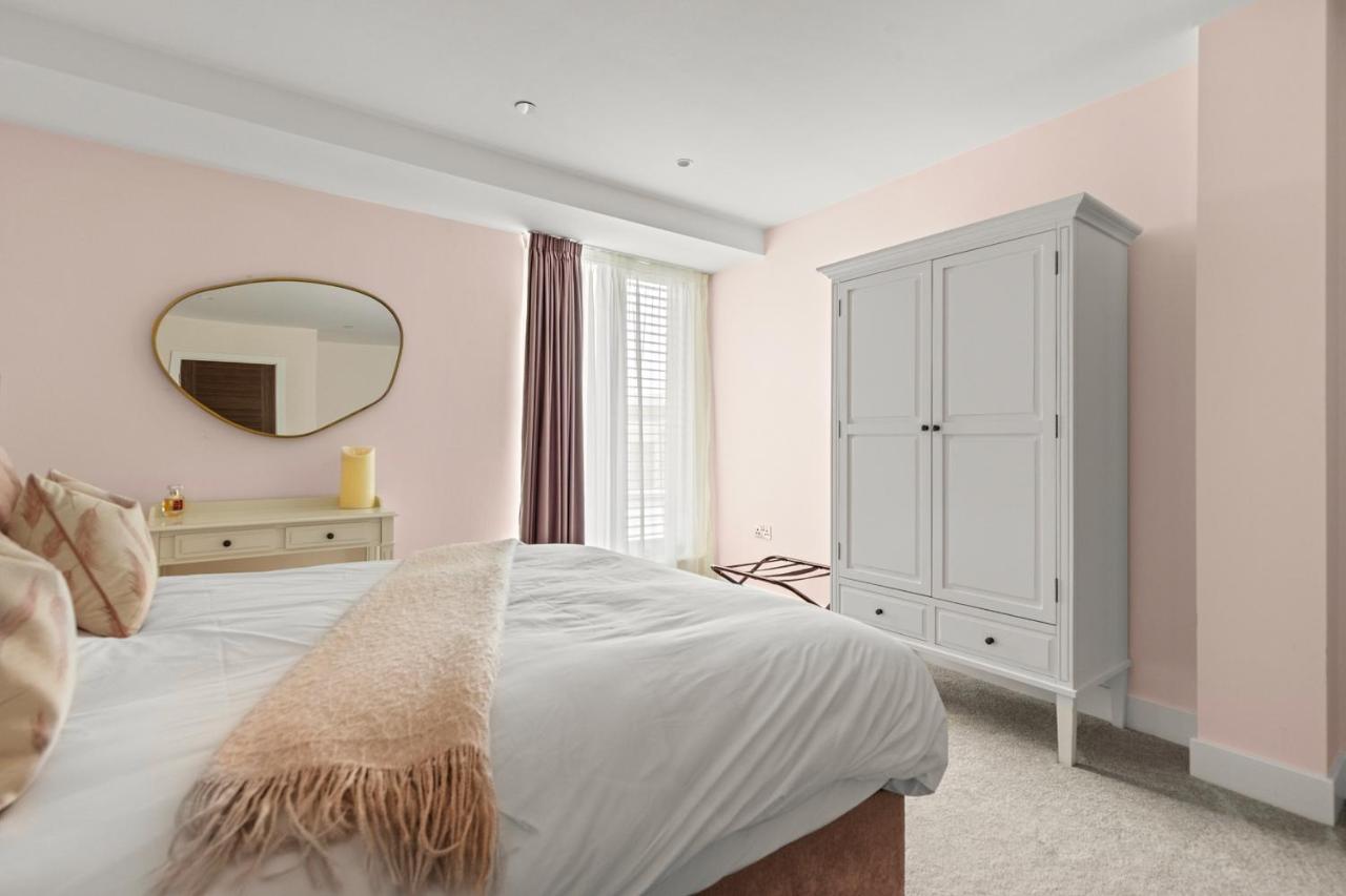 The Pink Palace at Ryedale House — photo 7