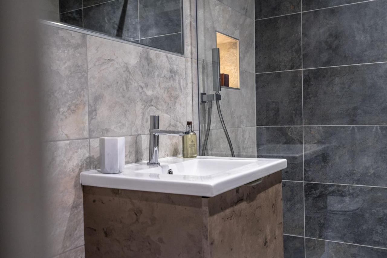 The Quadrant - The King Suite — photo 6