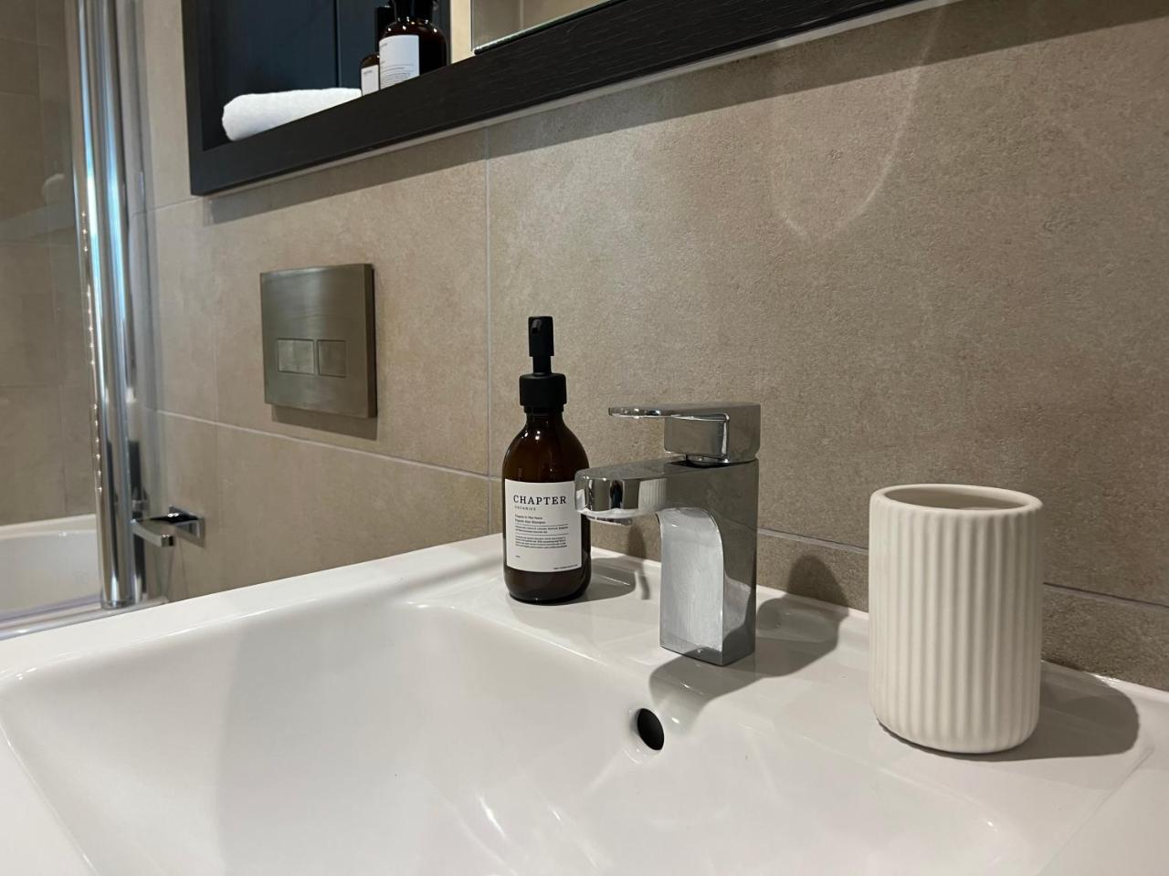 The Spitalfields Suite at Ryedale House — photo 7