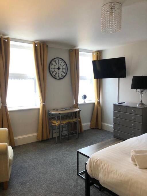 The Stuart Suite - spacious, affordable, city centre — photo 5