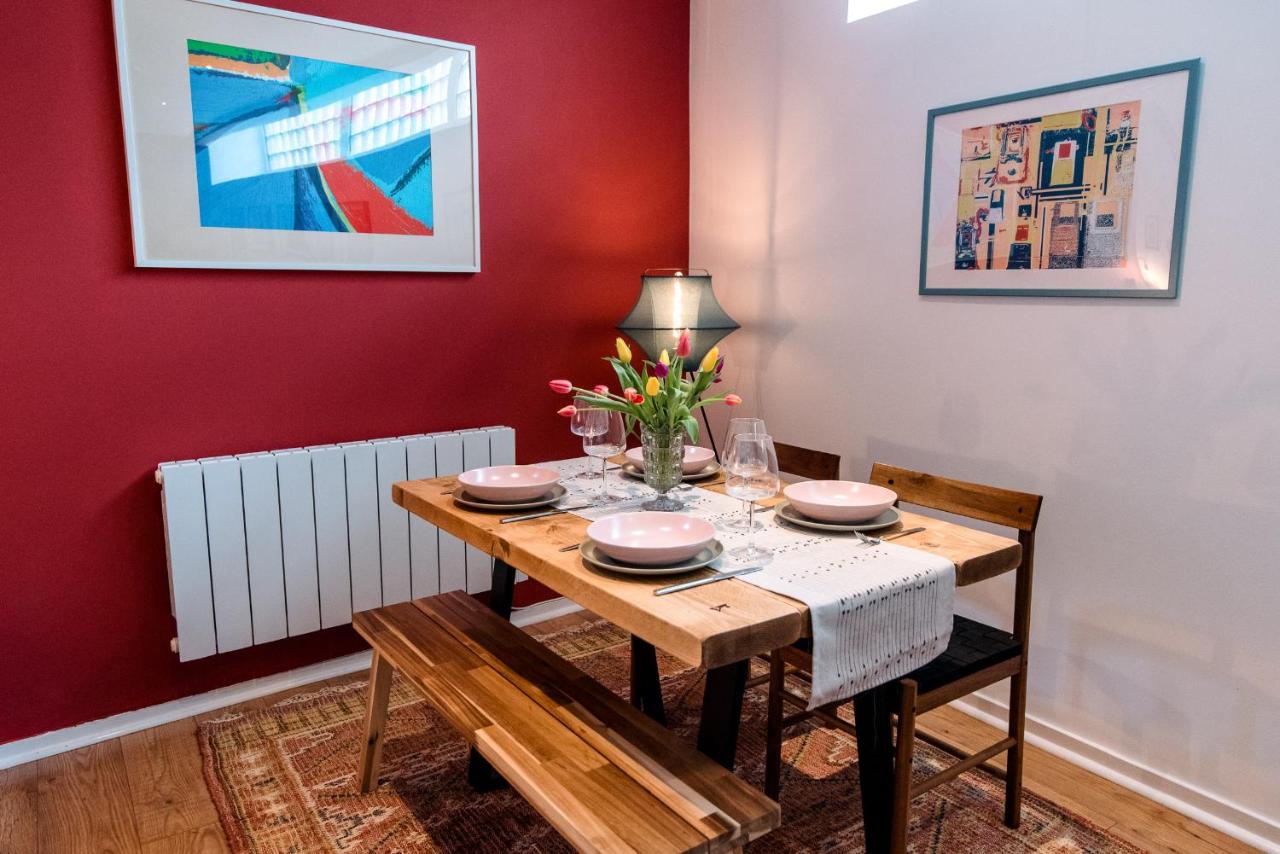 Unique, stylish and secluded home, with parking in the heart of historic York — photo 4