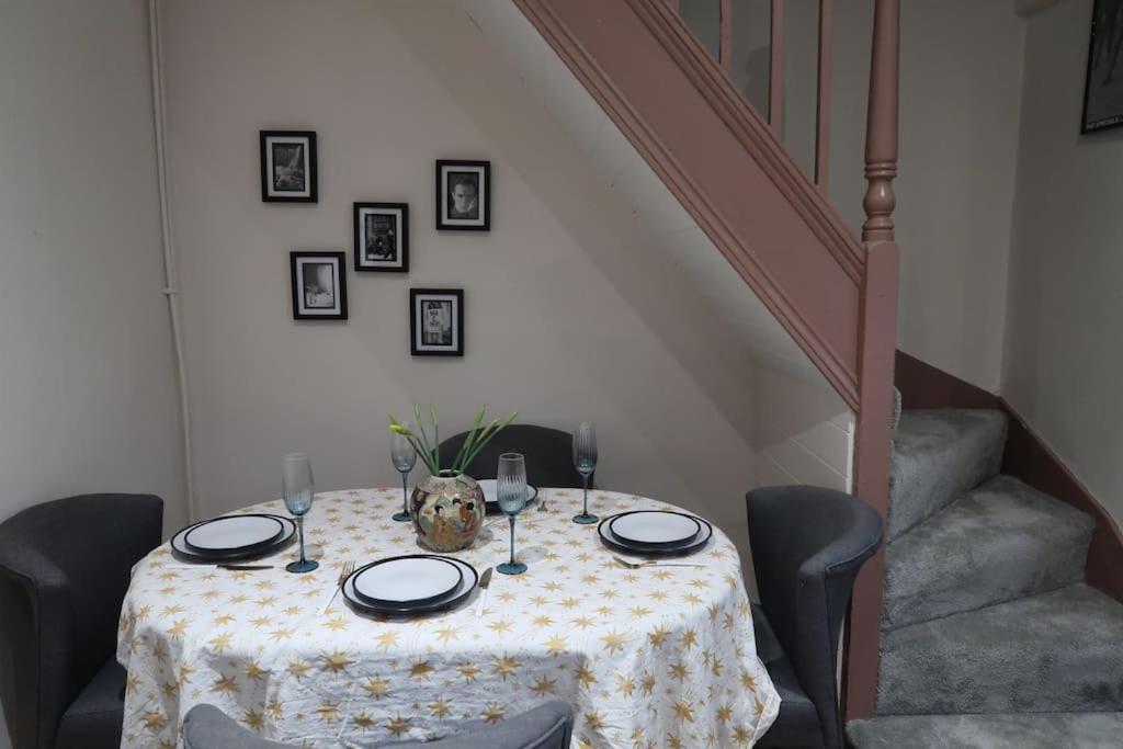 Victorian Farrar Cottage — photo 4