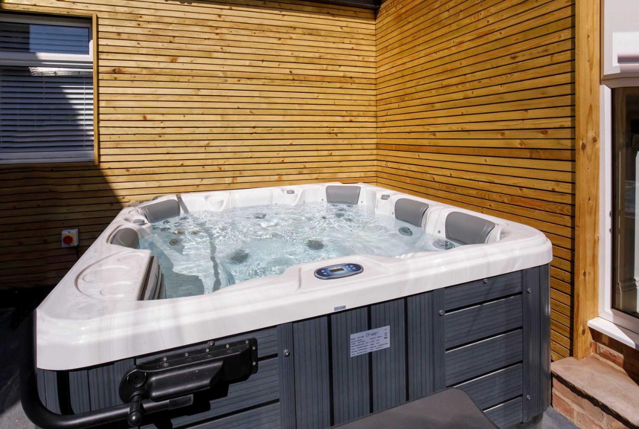 Walpole Retreat - Hot Tub Games Room Sleeps 4 — photo 2