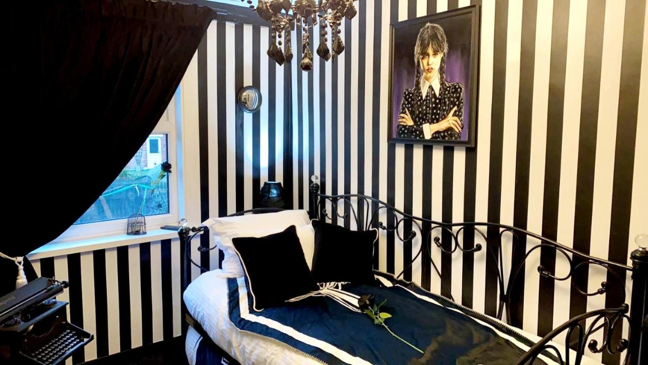 Wednesday's Family Rooms, York, Yorkshire
