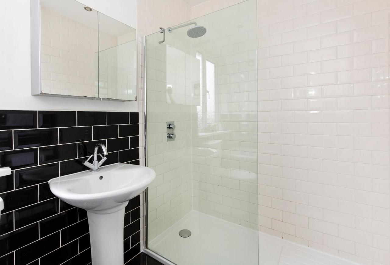Woodlea House with Hot tub with Free Parking — photo 8