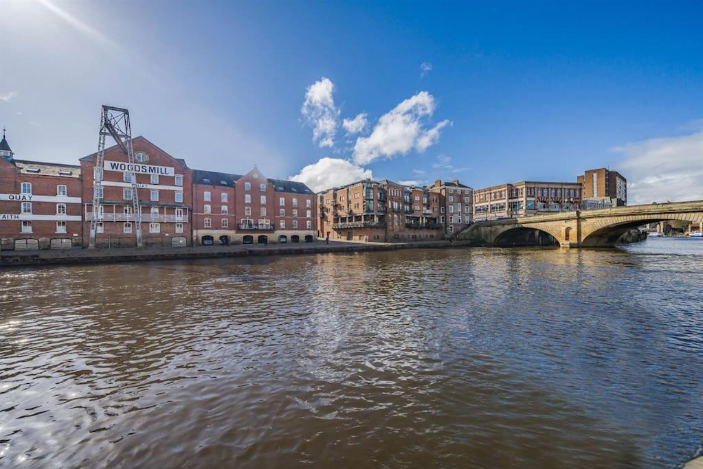 Woodsmill Quay Riverside Apartment - Heart of York, York, Yorkshire