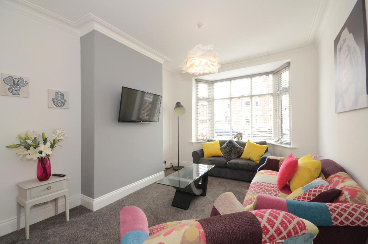 York Boutique House- spacious & stylish with free parking — photo 5