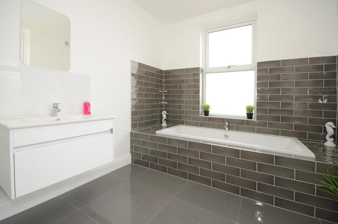 York Boutique House- spacious & stylish with free parking — photo 8
