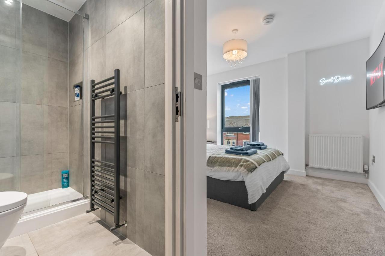 York - Central - Balcony - Sleeps 6 — photo 3