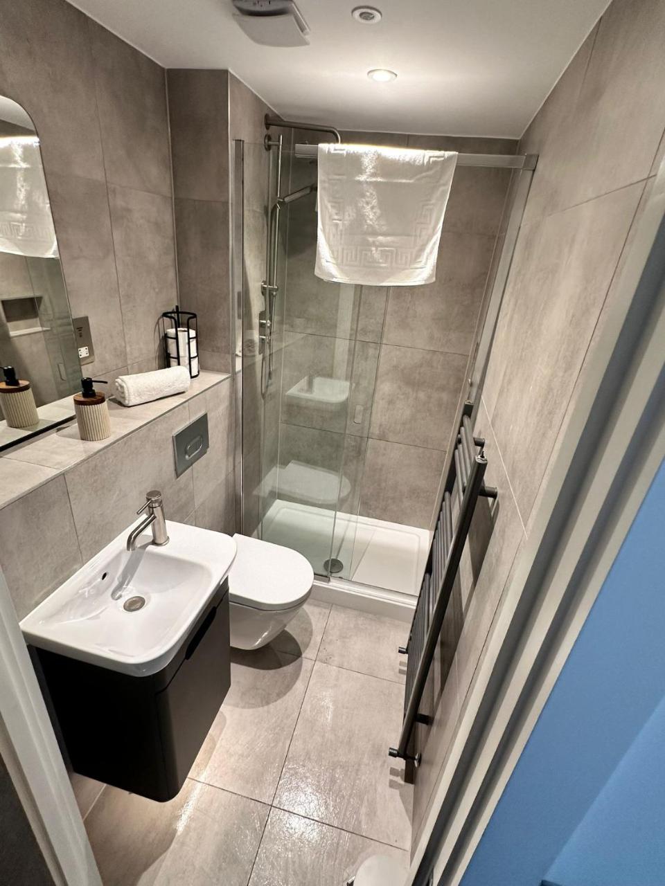 York centre pad - free parking and private gym! — photo 4