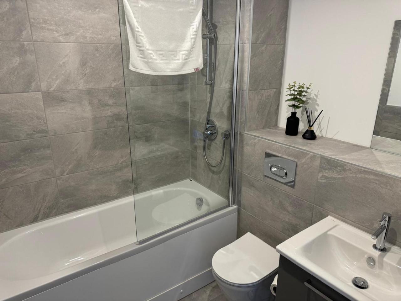 York Minster Icona 250 FREE parking & gym — photo 8