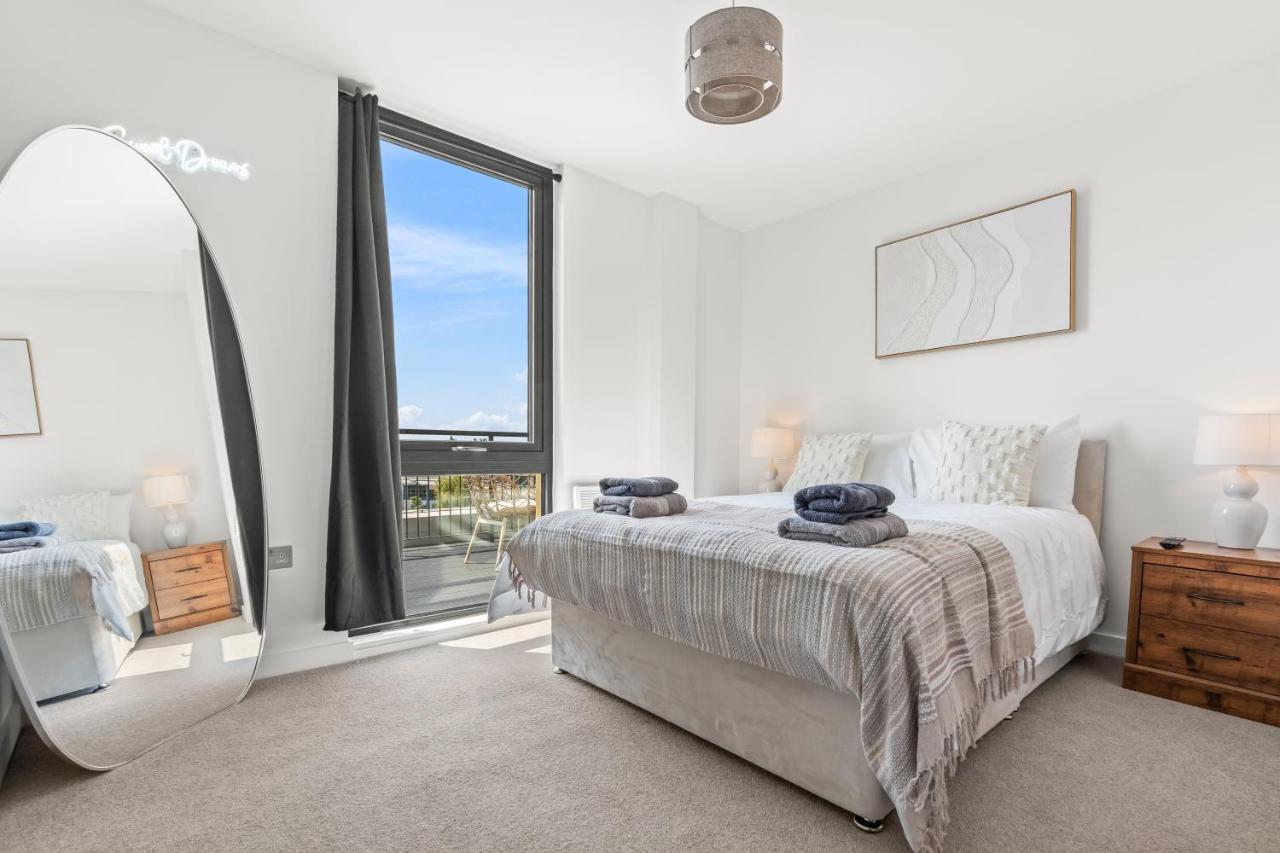York Penthouse with Hot Tub & View of Minister — photo 7