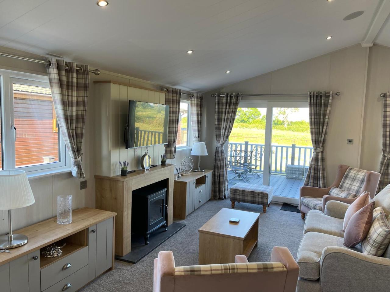 Yorkshire view lodge — photo 4