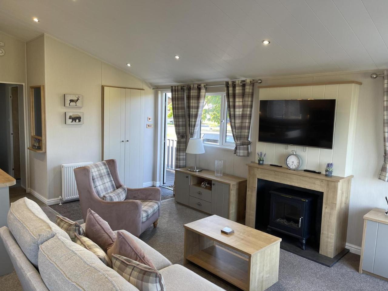 Yorkshire view lodge — photo 5