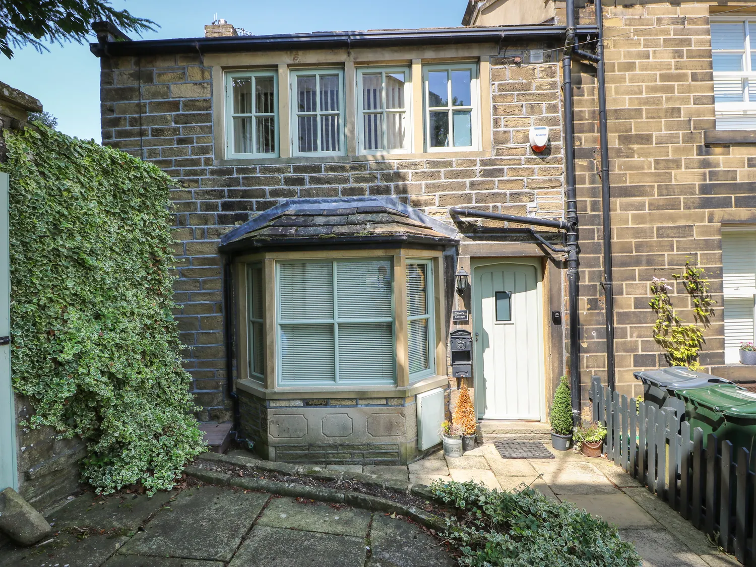 Chloe's Cottage Image 1