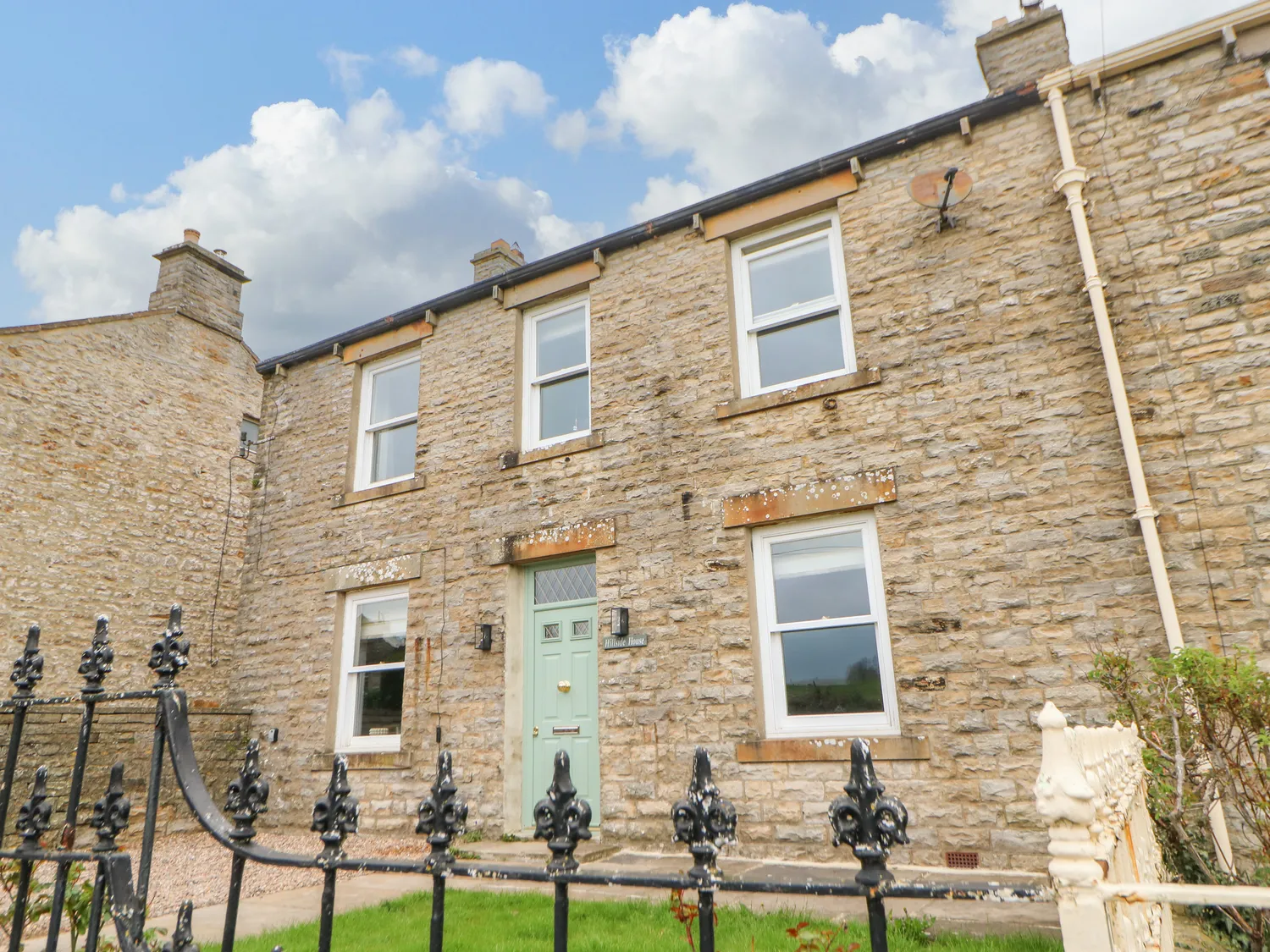 Hillside House Image 1