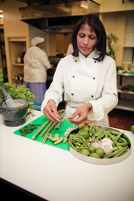 Hansa's Gujarati Vegetarian Restaurant Image 4