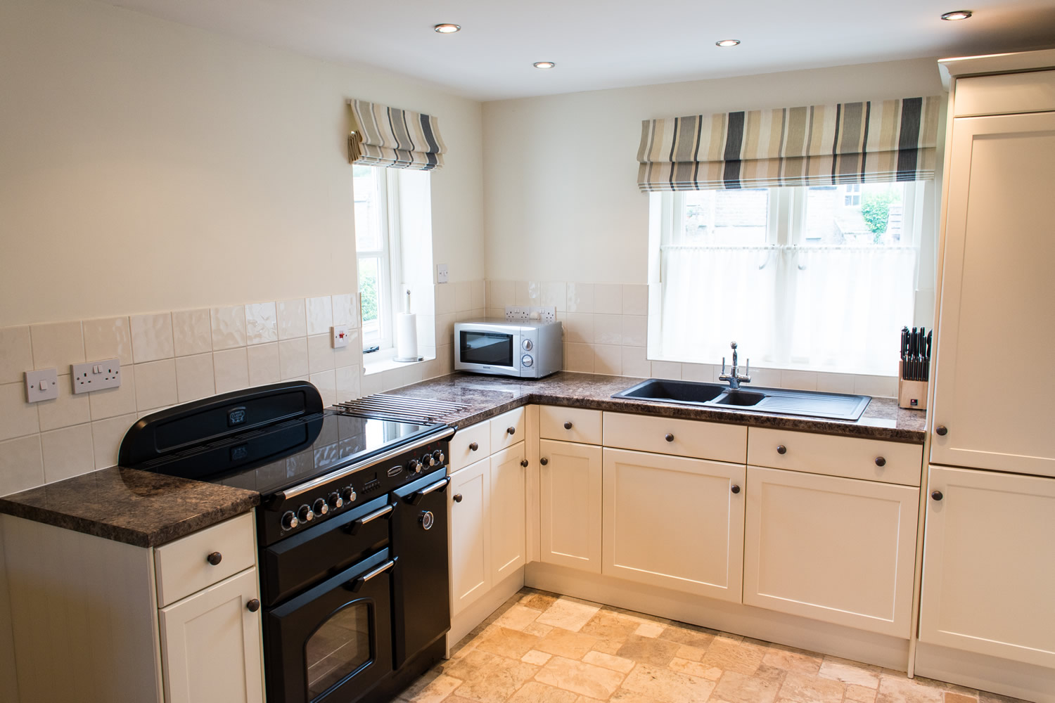 Holly Cottage Image 9