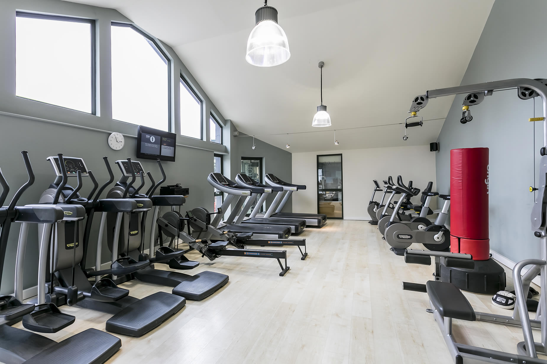 Long Ashes Leisure Club & Pure Spa Image 4