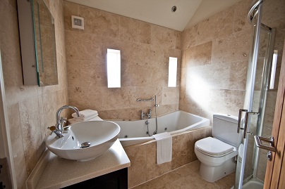 The Oak Tree Inn Image 3