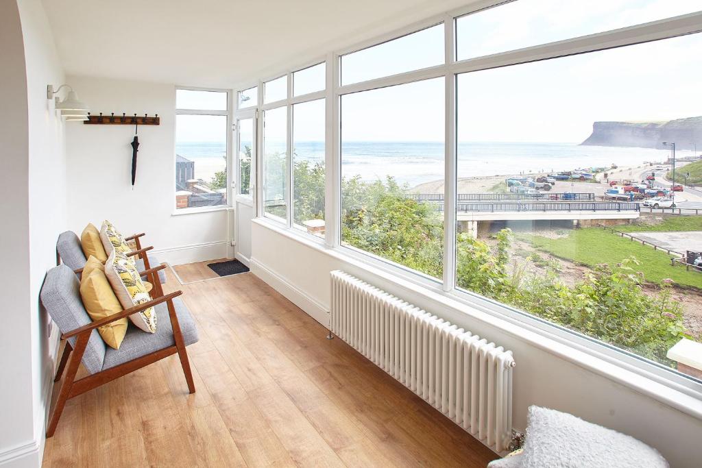 Host & Stay - Burnsyde Beach House Image 3