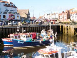 Marina View, Whitby Image 2