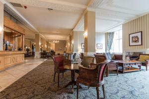 Cairn Hotel Image 1