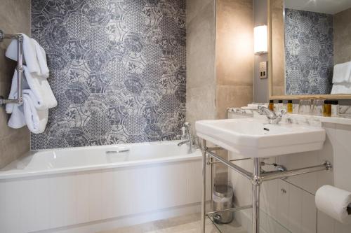 The Beverley Arms Hotel Image 1