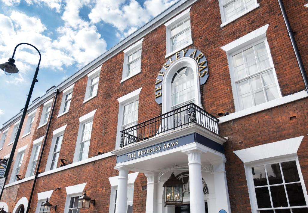 The Beverley Arms Hotel Image 2