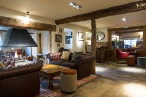 Innkeeper's Lodge Huddersfield, Kirkburton Image 2