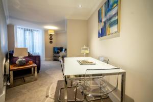 5 London Mews Image 3