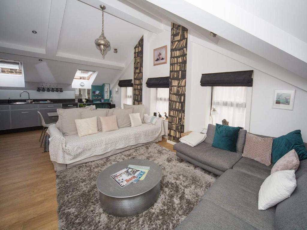 Regent Penthouse Image 2