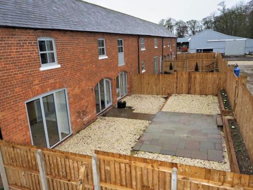 Nellies Shed, Wolds Way Holiday Cottages, 3 bed spacious cottage Image 1