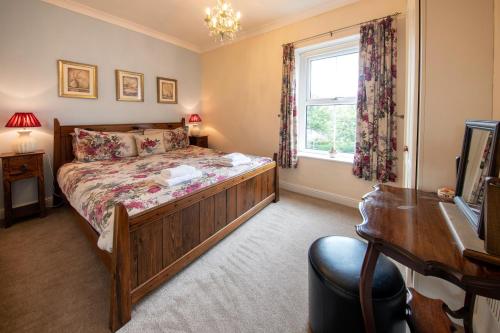 Harrogate 100 Image 2