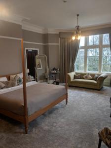 Woodlands Hotel Image 2